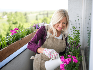 Voici 3 astuces de jardinage pour prendre soin de vos plantes en été