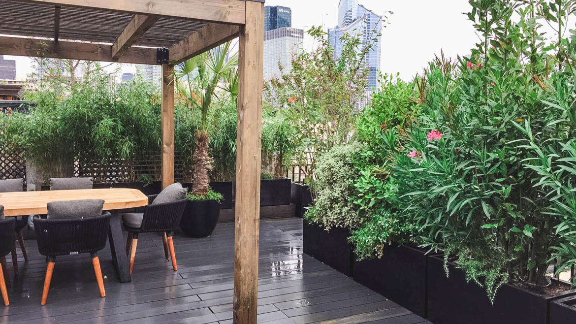 Terrasse d&rsquo;entreprise : guide pour un aménagement réussi