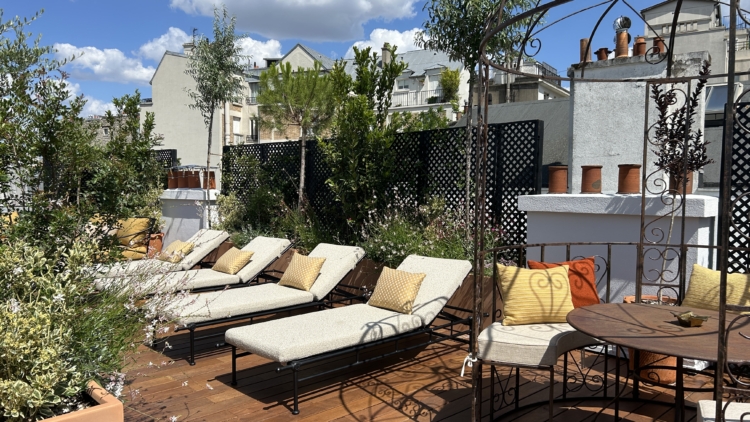 Aménager ma terrasse d&rsquo;appartement : créer un havre de paix urbain