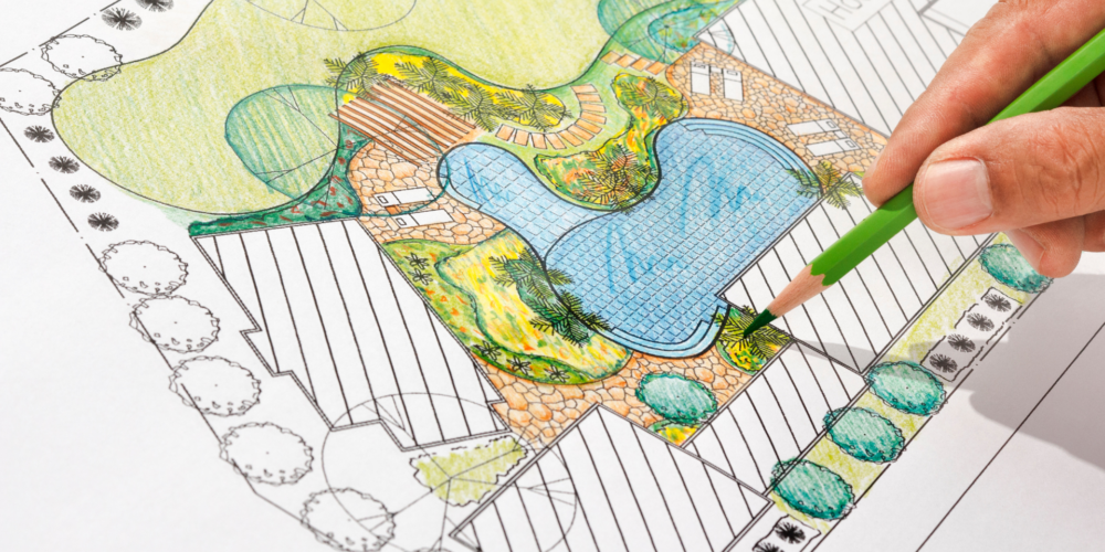 Plan d’aménagement paysager dessiné à la main illustrant la conception d’un jardin avec piscine, terrasses et espaces végétalisés