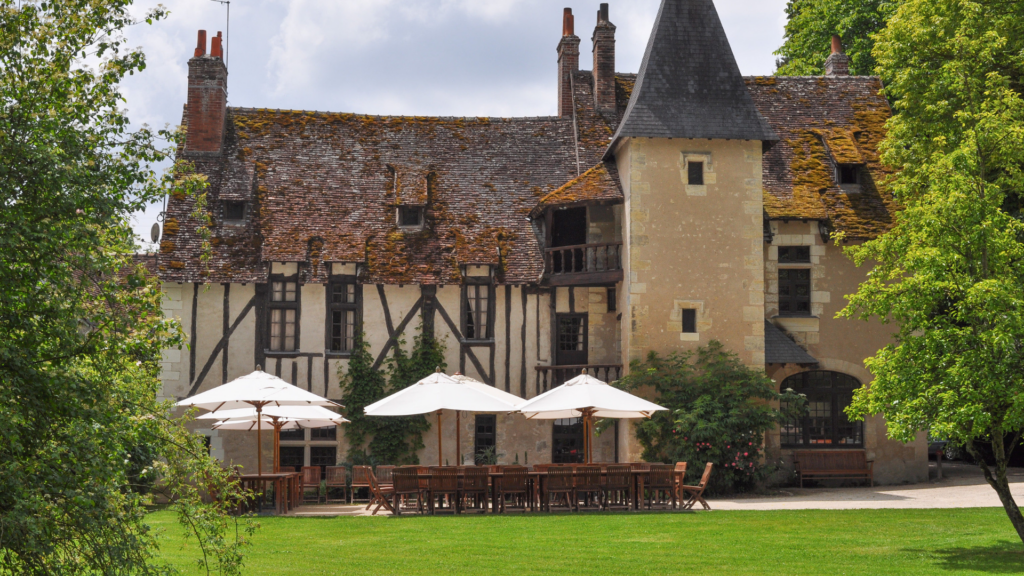 Villa Deauville Aménagement extérieur de villa à Deauville avec terrasse élégante et jardin paysager