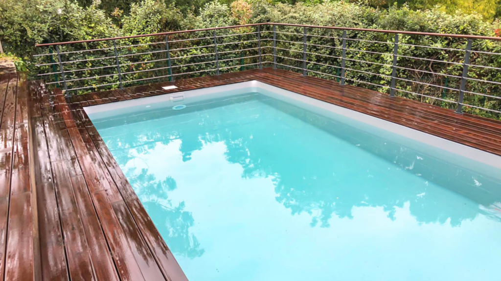 Végétaliser une terrasse au soleil créer un oasis de prestige (19) Terrasses bois et plages de piscine